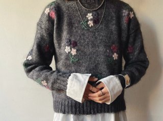 90s Gray Floral Embroidery Knit Sweater