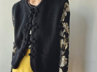 80s- Black Knot Buttons Knit Vest