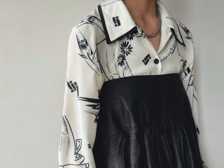 80s- White Black Abstract Pattern Blouse