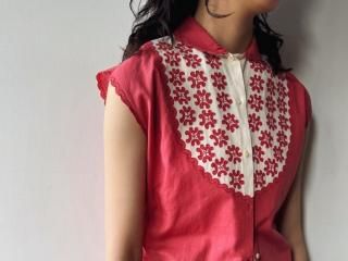 40s- Red White Bib Sleeveless Blouse