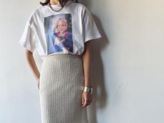 90s White A Girl & A Rabbit? Tee