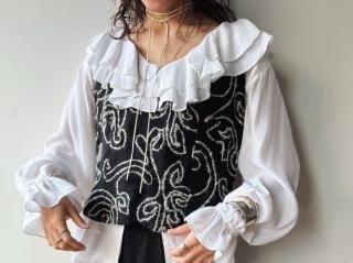 90s- Black Cord Embroidery Sleeveless Top
