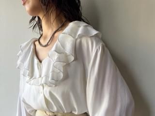 80s- White Ruffle Blouse
