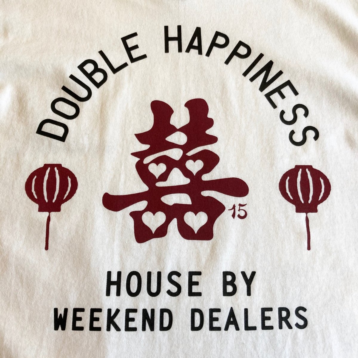 <img class='new_mark_img1' src='https://img.shop-pro.jp/img/new/icons3.gif' style='border:none;display:inline;margin:0px;padding:0px;width:auto;' />Black Weirdos × HOUSE by WEEKEND DEALERS 15th ANNIVERSARY Tee 【WHITE】 
