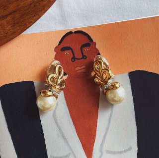 Vintage NINA RICCI Big Pearl Gold Earrings