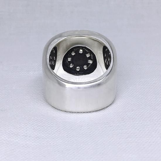 TB-303 knob ring（可動式つまみのごついシルバーリング）