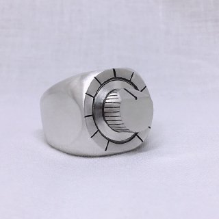 TB-303 knob ring（可動式つまみのごついシルバーリング）
