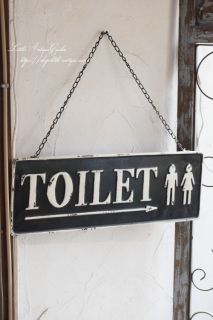 TOILET sign plate<img class='new_mark_img2' src='https://img.shop-pro.jp/img/new/icons16.gif' style='border:none;display:inline;margin:0px;padding:0px;width:auto;' />
