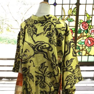 やゝK-285＊黄緑の紗綾形地紋にゴシック調のお花／アンティーク羽織