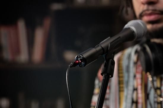 SHURE デジタルオーディオインターフェース MVX2U（ヘッドホン