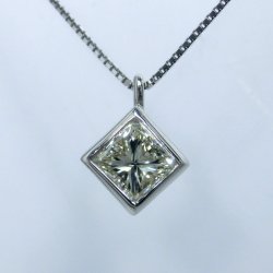 Pt900 ダイヤモンド プリンセスカット ネックレス D 1.001ct