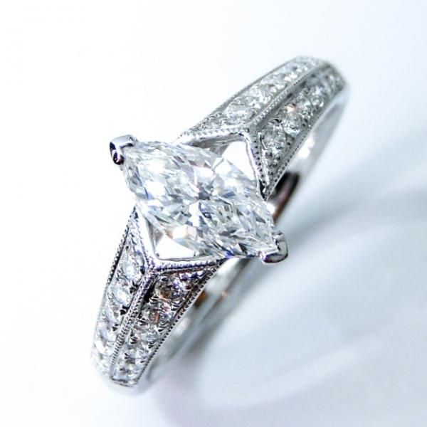 マーキスダイヤモンドリング D 0.53ct D 0.22ct K18WG