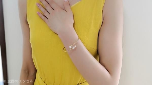 フラワーモチーフダイヤモンドバングル D 0.82ct 17cm フラワーモチーフダイヤモンドバングル D 0.82ct 17cm