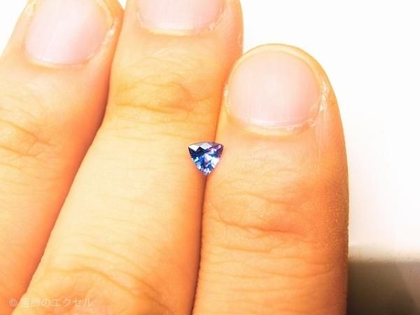 ベニトアイト トリリアントカットルース BI 0.20ct