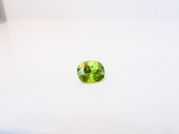 ブリリアントカットスフェーンルース SH 2.77ct