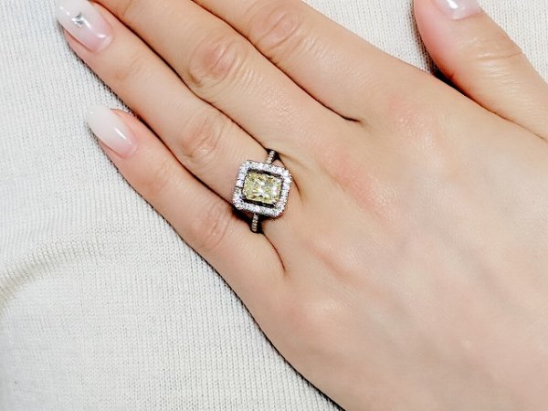 ラディアントカットダイヤモンドリング D 2.001ct D 0.34ct L-I1 ...