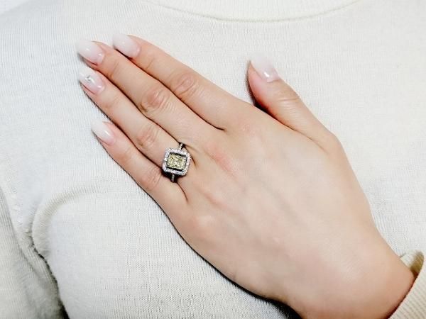 ダイアモンドの指輪/RING/SAPP 0.34 / DIA 0.21 ct.