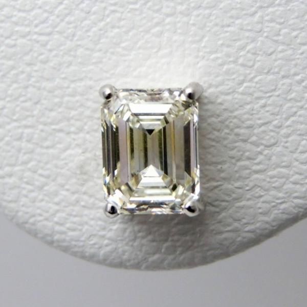 エメラルドカットダイヤモンドピアス D 0.604ct M-VS1 D 0.555ct エメラルドカットダイヤモンドピアス D 0.604ct M-VS1 D 0.555ct
