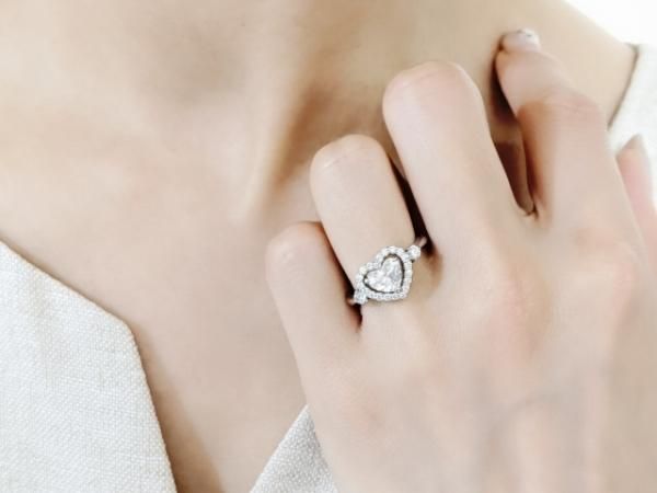 ハートシェイプダイヤモンドリング D 1.001ct F-SI2 D 0.33ct ハートシェイプダイヤモンドリング D 1.001ct F-SI2 D 0.33ct