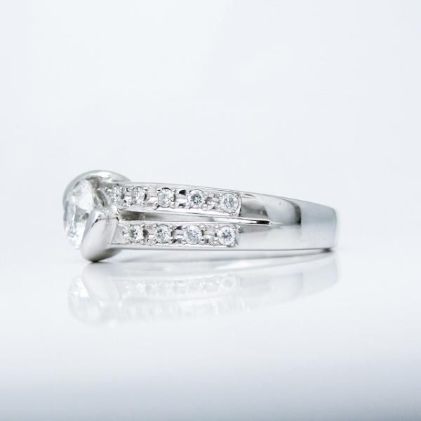 ダイヤモンドリング D 0.549ct E-SI1-EX D 0.16ct Pt900 中央 ダイヤモンドリング D 0.549ct E-SI1-EX D 0.16ct Pt900 中央