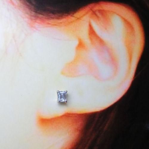 ダイアモンドエメラルドカットピアス0.208ct0.200ctPt900C-LINE