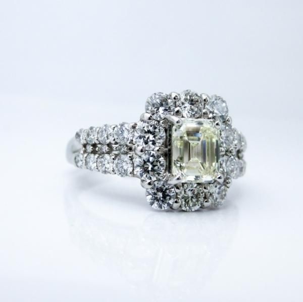 1カラットアップエメラルドカットダイヤモンドリング EM 1.006