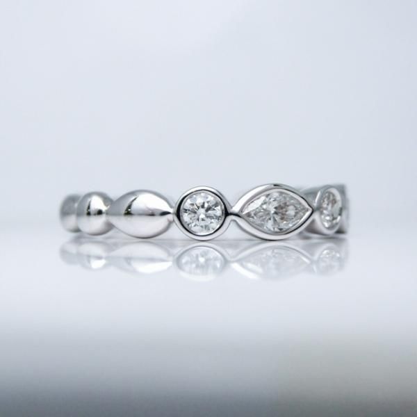 ダイヤモンドマーキスカットラウンドブリリアンカットリング18金 マーキス ラウンドダイヤモンドハーフエタニティリング D 0.37ct D