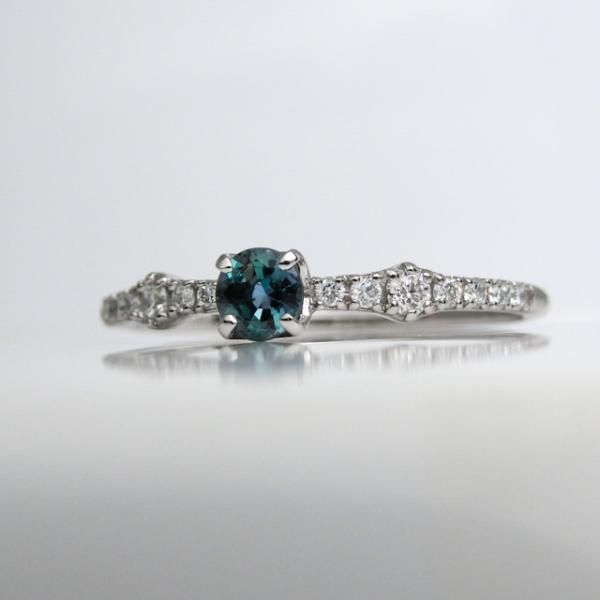 pt900 陽刻 ブラジル産アレキサンドライト0.54ct D0.294ct