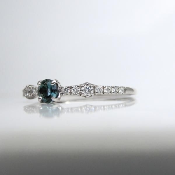 F3129 絶品アレキサンドライト0．122ct 最高級10金WG無垢