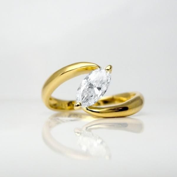 マーキスダイヤモンドリング D 0.388ct F-SI2 K18YG 中央宝石 マーキスダイヤモンドリング D 0.388ct F-SI2 K18YG 中央宝石