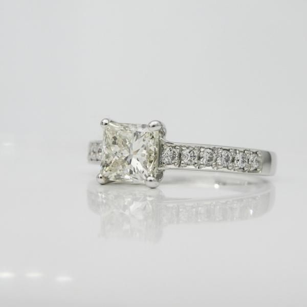 プリンセスカットダイヤモンドリング D 1.013ct M-SI2 D 0.19ct Pt900 ...