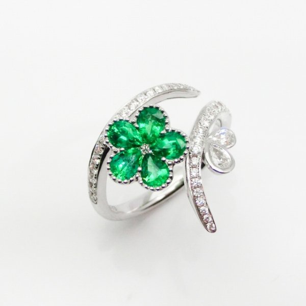 ڥץ ɥեե EM 0.78ct D 0.43ct K18WG BOUTIQUE LINE