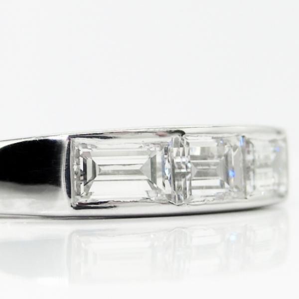 バゲットカットダイヤモンドリング D 0.69ct Pt900