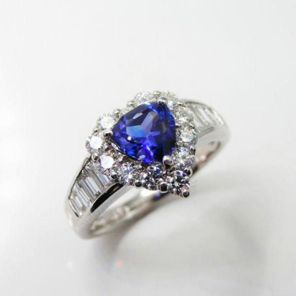 ベニトアイト - 横浜元町の宝飾専門店 エクセル宝飾