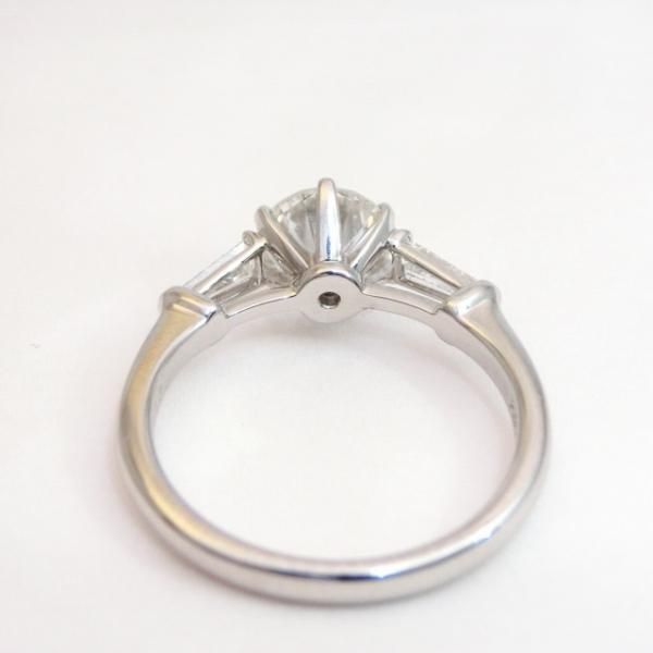 ダイヤモンド テーパーダイヤモンドリング D 1.356ct H-VS1-VG