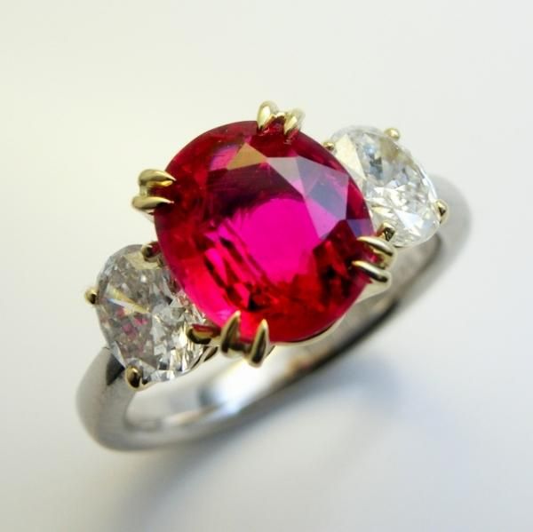 ルビー オーバルダイヤモンドリング R 2.41ct D 0.518ct 0.461ct ルビー オーバルダイヤモンドリング R 2.41ct D 0.518ct 0.461ct
