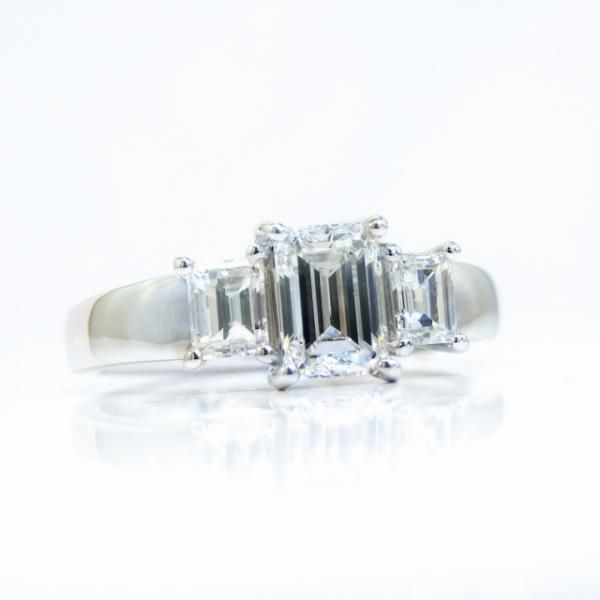 エメラルドカット バゲットカットダイヤモンドリング D 0.601ct エメラルドカット バゲットカットダイヤモンドリング D 0.601ct