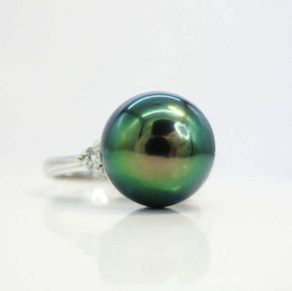 K18高級タヒチ黒蝶真珠リング　指輪　絶品カラー　グリーンブラック　天然色