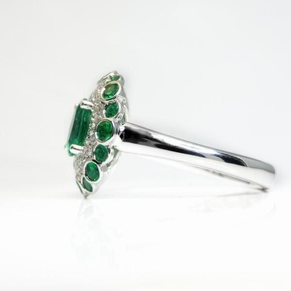 エメラルド ダイヤモンドリング EM 0.55ct 0.43ct D 0.22ct エメラルド ダイヤモンドリング EM 0.55ct 0.43ct D 0.22ct