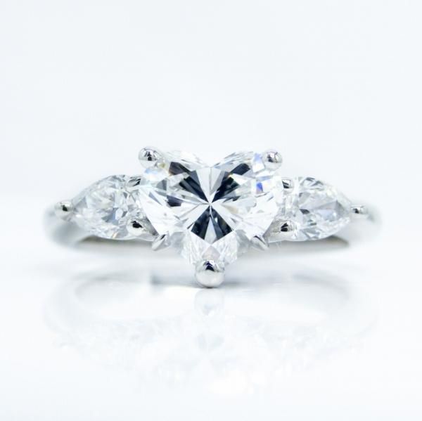 ハートシェイプダイヤモンドリング D 1.01ct D-VS1 0.43ct D-VS2 Pt900 GIA AGT鑑定書付 BOUTIQUE LINE