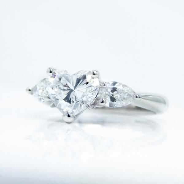 ハートシェイプダイヤモンドリング D 1.01ct D-VS1 0.43ct D-VS2 Pt900 GIA AGT鑑定書付 BOUTIQUE LINE