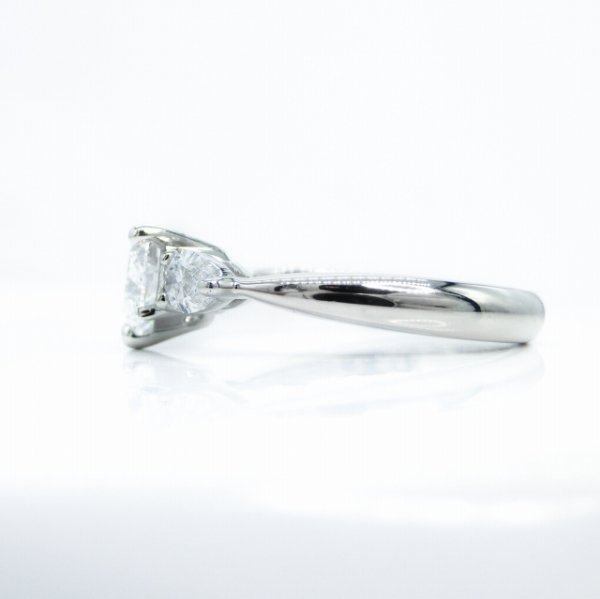 ハートシェイプダイヤモンドリング D 1.01ct D-VS1 0.43ct D-VS2 Pt900 GIA AGT鑑定書付 BOUTIQUE LINE