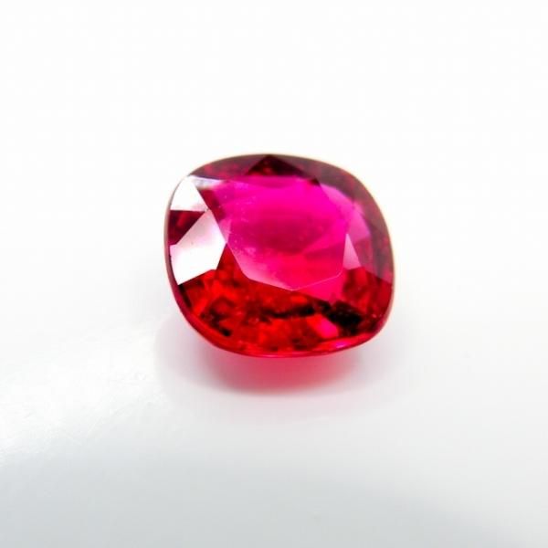 非加熱ピジョンブラッドカラークッションシェイプルビールース R 1.13ct AIGS鑑別書付 非加熱ピジョンブラッドカラークッションシェイプルビールース R 1.13ct AIGS鑑別書付