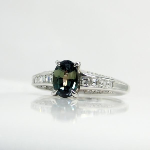 ブラジル産アレキサンドライト ダイヤモンドリング AX 0.66ct D 0.28ct Pt900 GIA鑑定書付 ブラジル産アレキサンドライト ダイヤモンドリング AX 0.66ct D 0.28ct Pt900 GIA鑑定書付