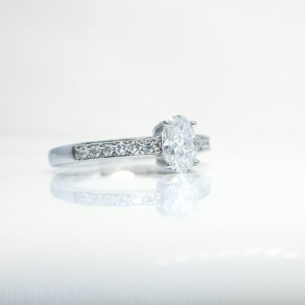 D-IF オーバルシェイプ ダイヤモンドリング D 0.40ct 0.12ct Pt950 GIA鑑定書付 BOUTIQUE LINE