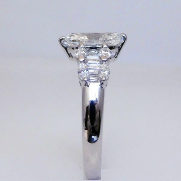 マーキスカットカラーレスダイヤモンドリングMQ1.044ctD0.49ct マーキスカットカラーレスダイヤモンドリングMQ1.044ctD0.49ct