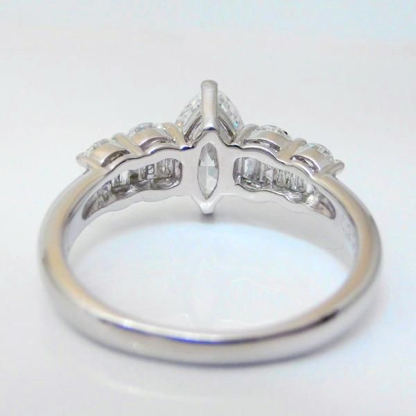 マーキスカットカラーレスダイヤモンドリングMQ1.044ctD0.49ct