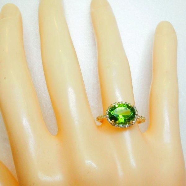 天然オリビン　ペリドット（UGL鑑別書付き） 天然オリビン ペリドット（UGL鑑別書付き） 天然オリビン