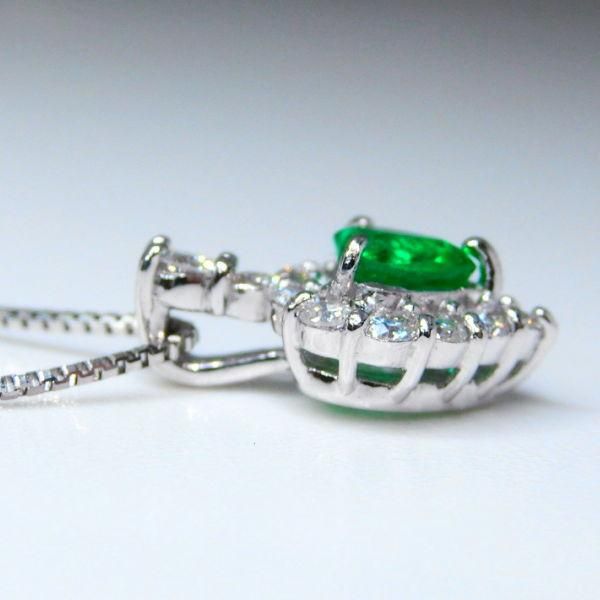 エメラルド＆ダイヤモンド　ハートシェープカットネックレス　pt850 鑑別書付き エメラルド＆ダイヤモンドハートシェープカットネックレスpt850 鑑別書付き