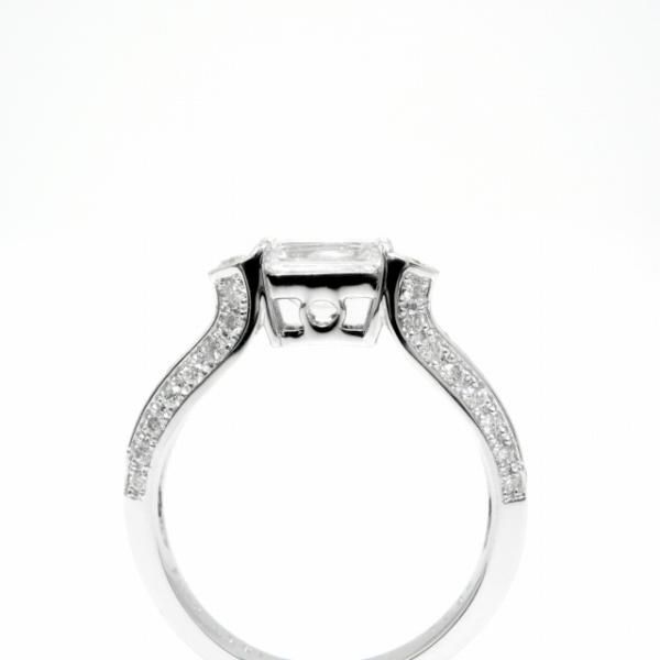 エメラルドカットダイヤモンドリング D 1.05ct F-VS2 0.60ct エメラルドカットダイヤモンドリング D 1.05ct F-VS2 0.60ct